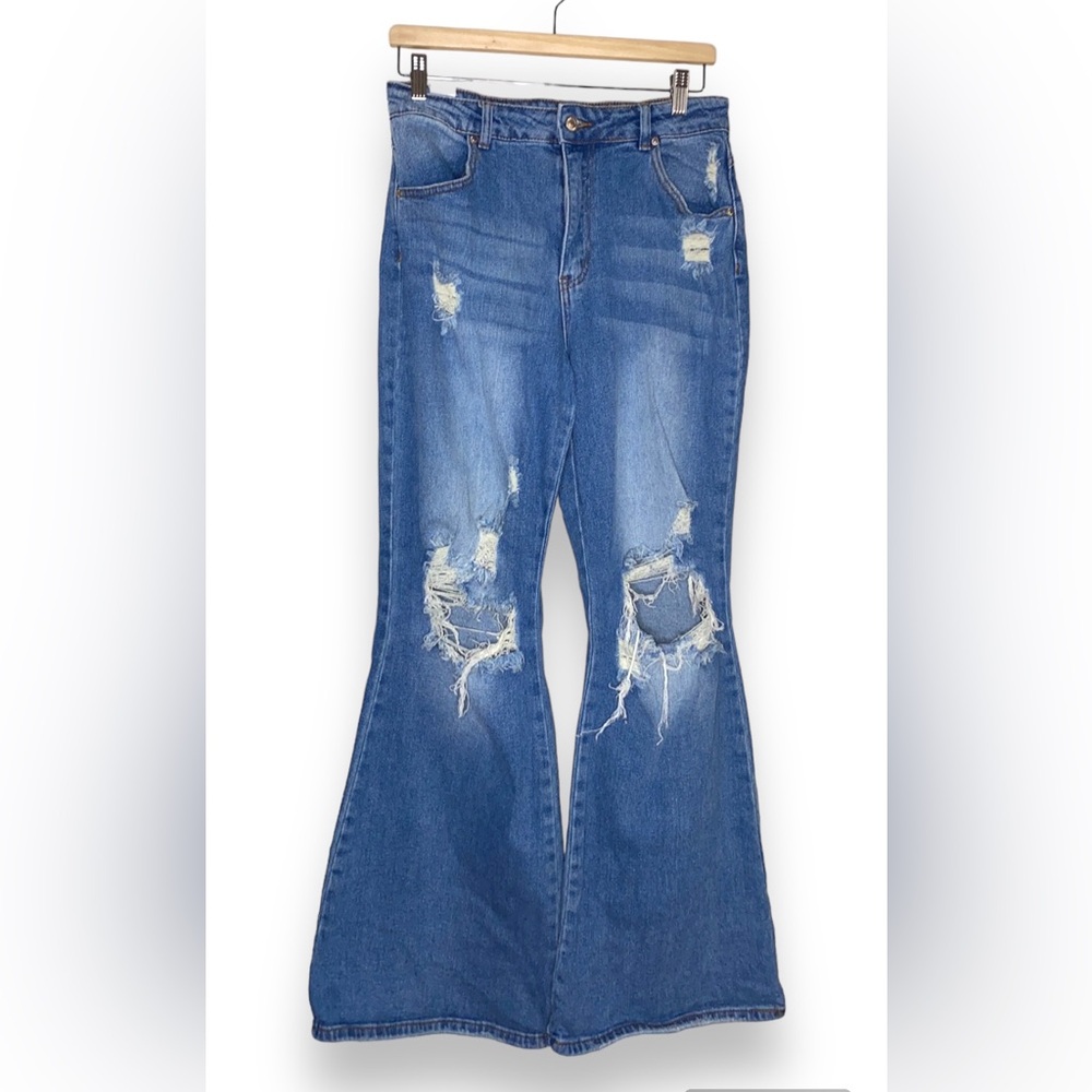 Almost Famous 90’s Flare jeans blue distressed stretch Y2K